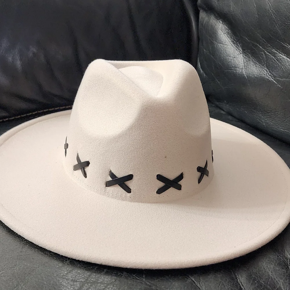 Buckle Cream Hat with Black Accents - Picture 4 of 7